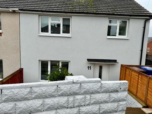 Florina S House 4 Bedrooms Villa 21156905 — Rugeley