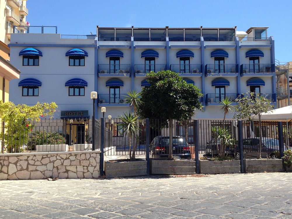 Hotel Al Faro - carbon neutral hotel in Licata