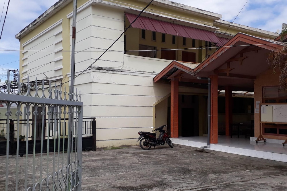 Hotel O Homestay Ananda Luwuk — Luwuk
