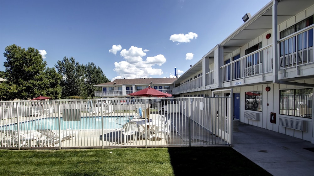 Super 8 by Wyndham Woods Cross Salt Lake City North - photo 29