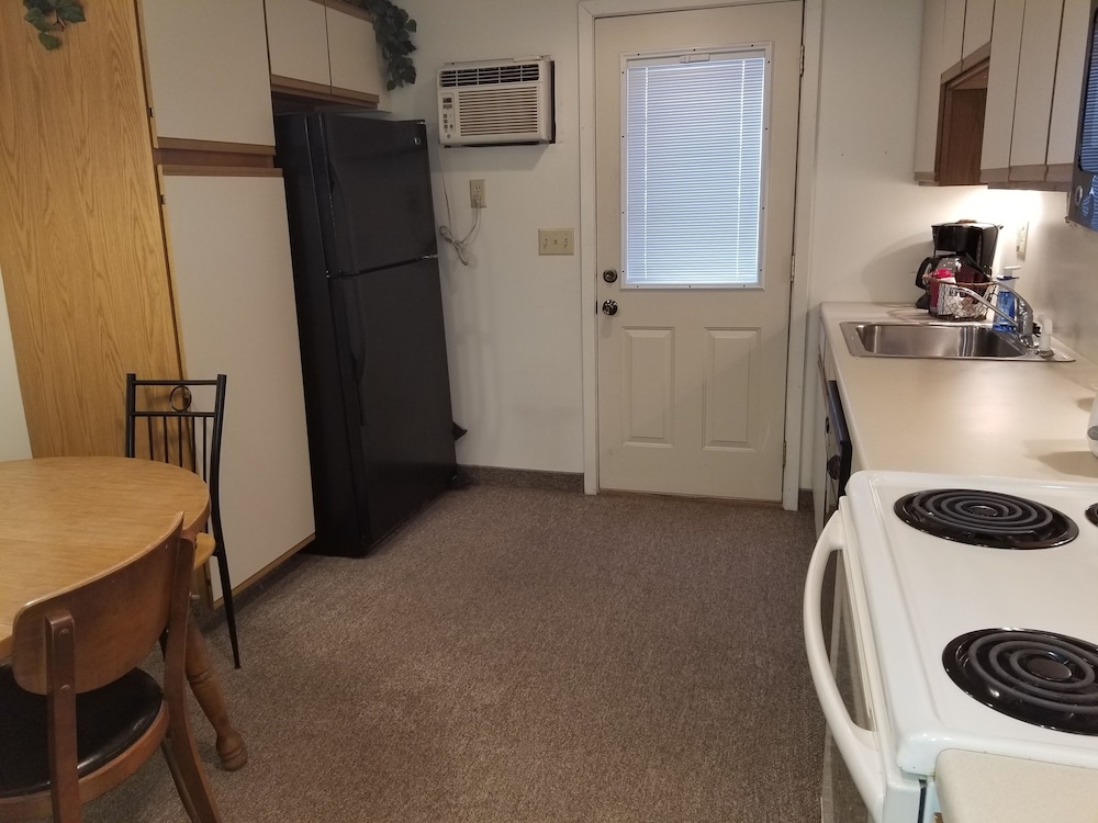 Lakeshor Motor Inn - photo 18