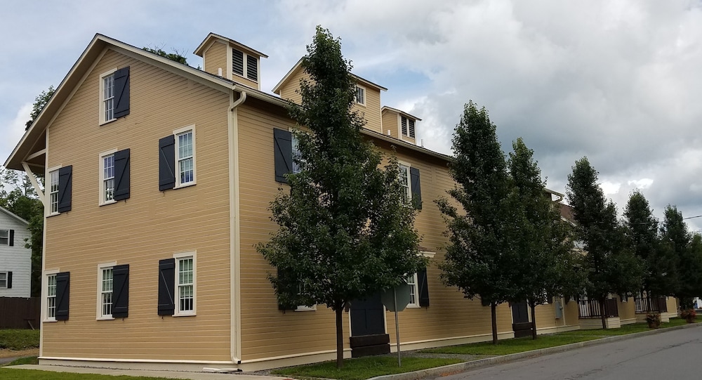 The Railroad Inn - photo 34