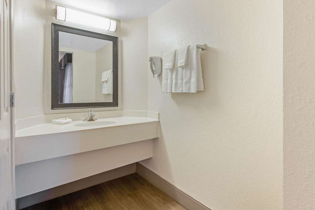 La Quinta Inn by Wyndham Miami Airport North - photo 21