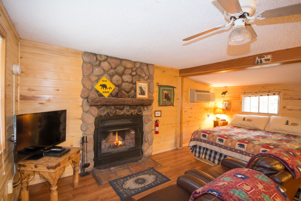 Upper Canyon Inn & Cabins - photo 12