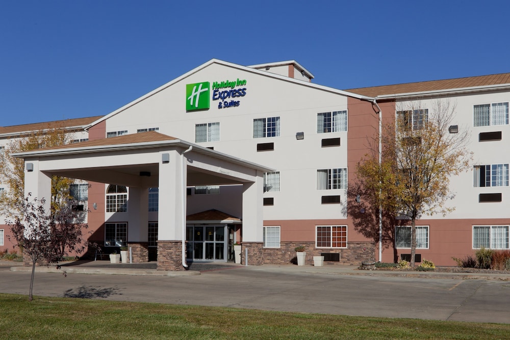Holiday Inn Express & Suites Fort Pierre by IHG — hotel near Pierre Regional Airport