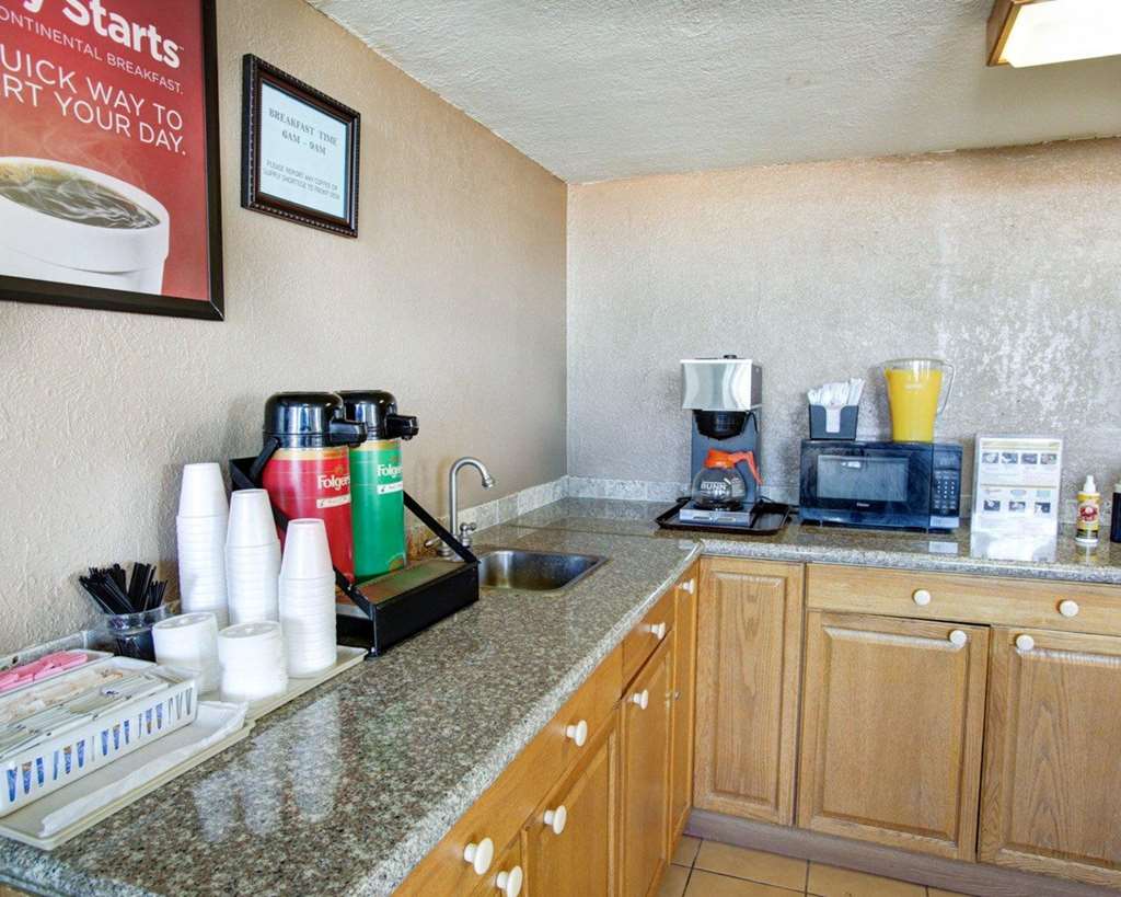 Econo Lodge Temple - photo 38