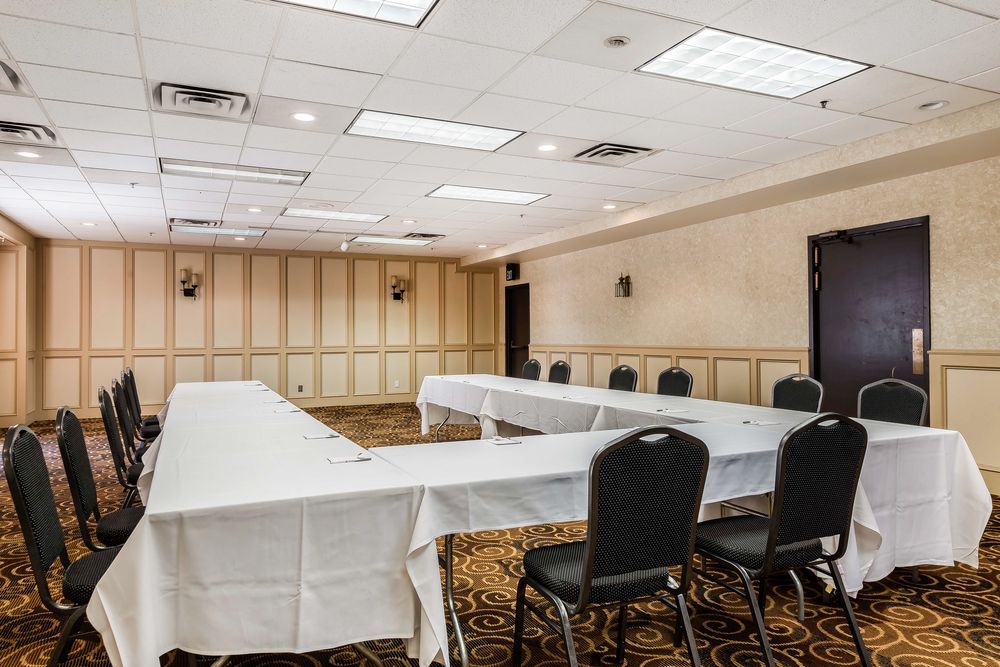 Quality Suites Downtown Colorado Springs - photo 20