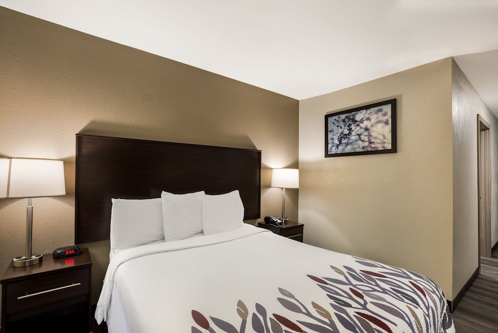 Red Roof Inn Allentown South - photo 22