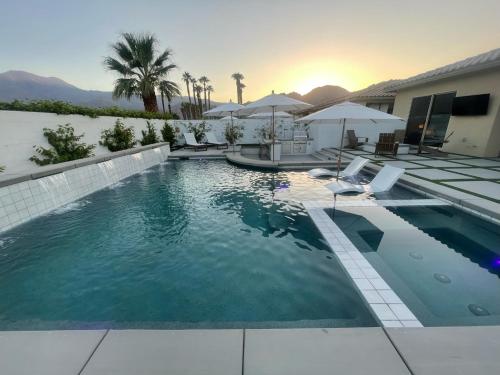 NEW Listing in La Quinta Stunning Vacation Home — 4-Star Luxury Hotel in La Quinta, United States