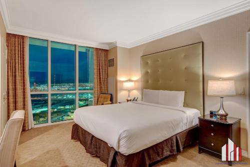 MGM Signature 28 820 1Br 2Ba F1 Pits View Balcony