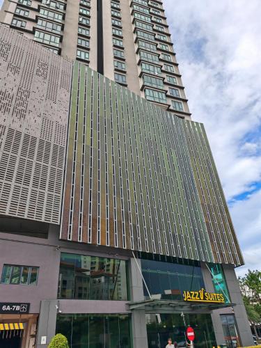 Jazz Suite 2 Bedroom Sea View Apartment — 4-Star Luxury Hotel in George Town, Malaysia