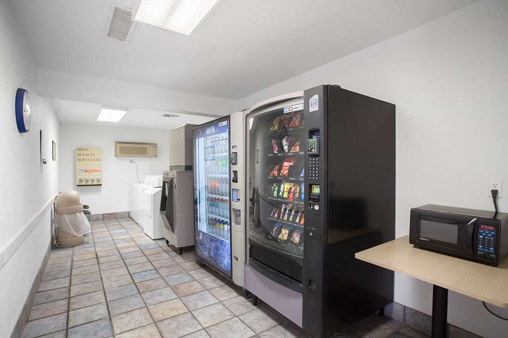Motel 6 Kingman AZ Route 66 West - photo 28