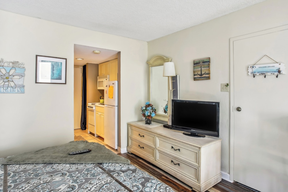 Caravelle Tower Condo Rental Walk to Beach - photo 13