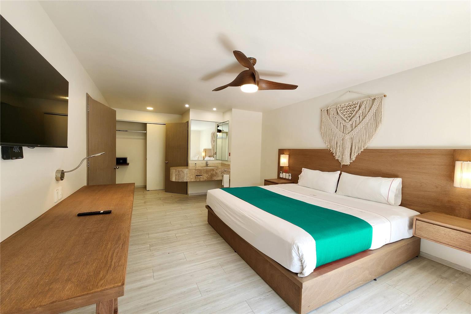 Guest room