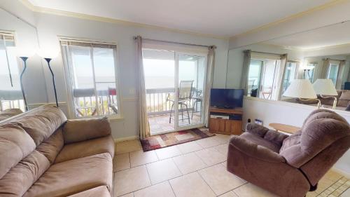 Savannah Beach and Racquet Club 318A by Tybee Beach Vacation Rentals — 4-Star Luxury Hotel in Tybee Island, United States