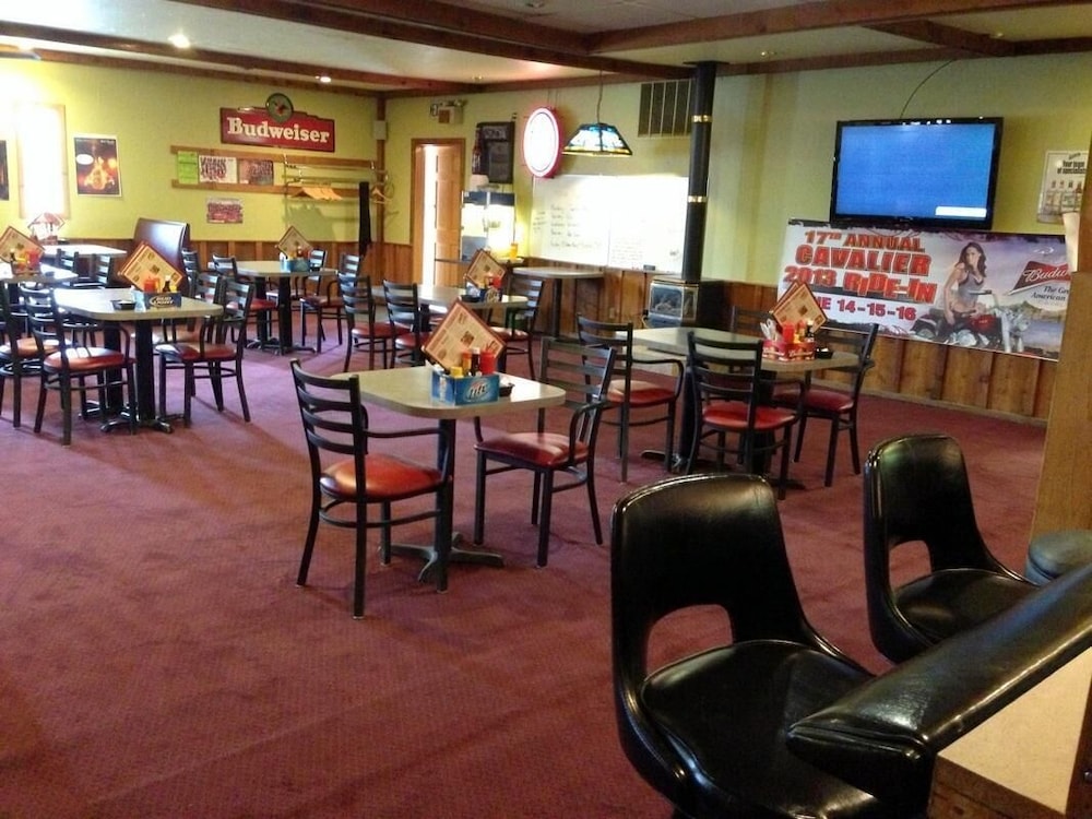 Cedar Inn - photo 14