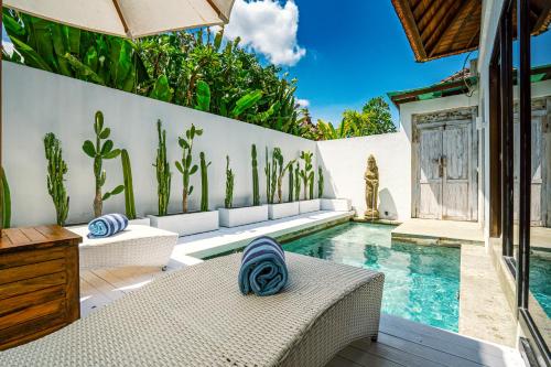 Charming 1 Bedroom Villa Sunflower with Private Pool in Canggu Bali — 4-Star Luxury Hotel in Bali, Indonesia