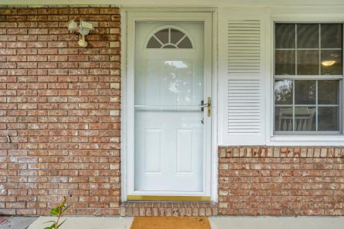 Southern Enchantment at Wilmington Island Cozy Savannah Haven in Savannah, United States