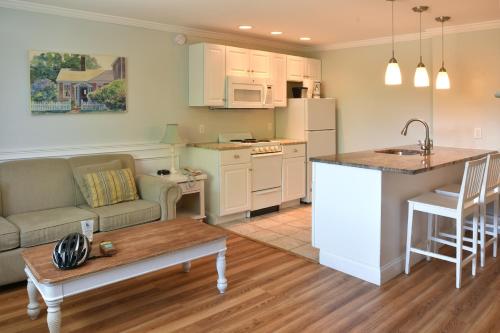 The Cove Motel - photo 3
