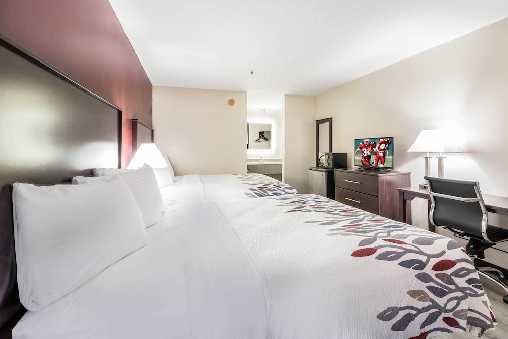 Red Roof Inn Cadiz - photo 8