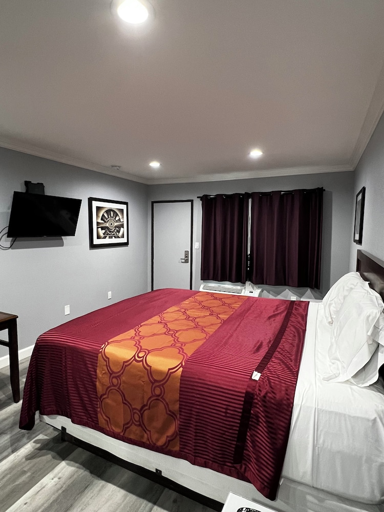 Aqua Inn Motel - photo 14