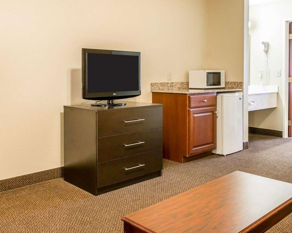 Quality Inn & Suites Niles - photo 45