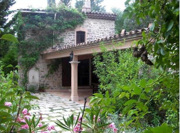 Le Mas du Goio - carbon neutral hotel in Seillans