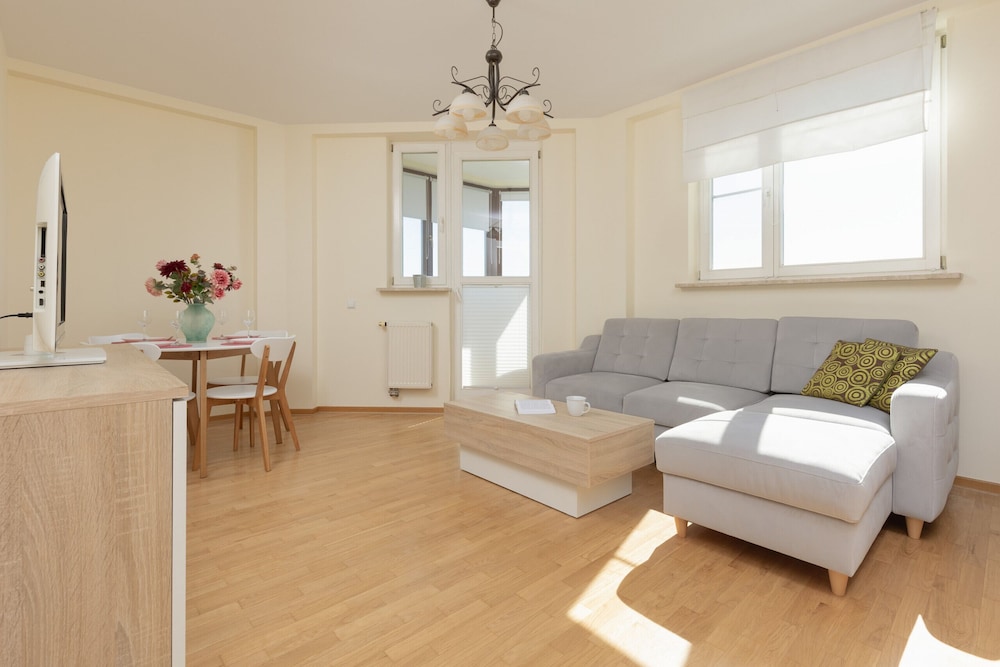 Belgradzka Apartment Warsaw by Noclegi Renters — 4-Star Luxury Hotel in Warsaw, Poland
