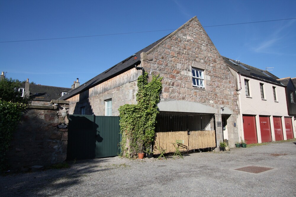 Ballater Hostel — 5-Star Luxury Hotel in Ballater, United Kingdom