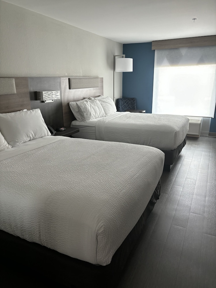 Holiday Inn Express & Suites Wilson I 95 By IHG - photo 5