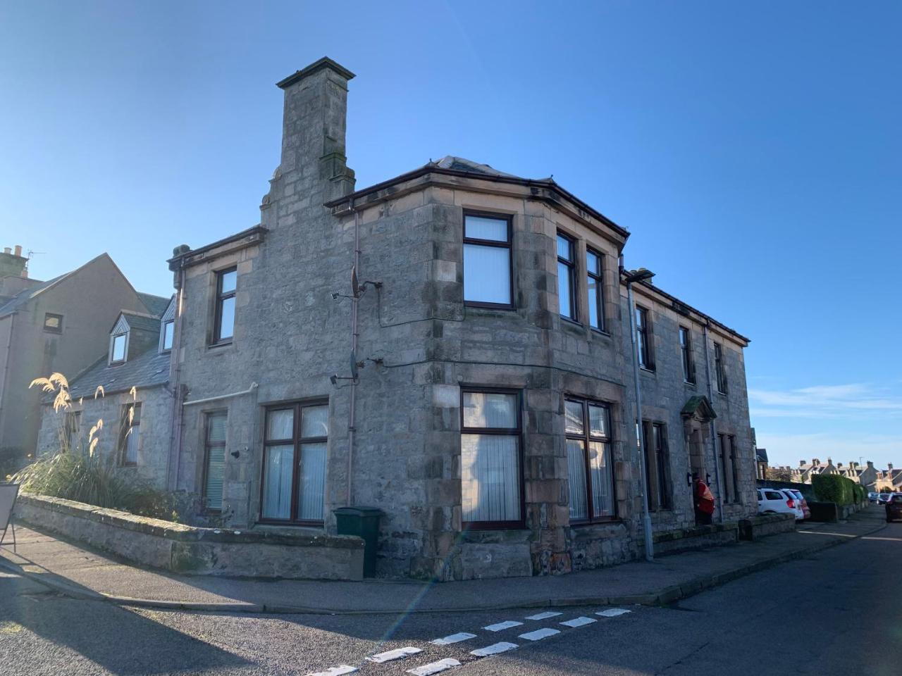 Hayfield Apartment — 4-Star Luxury Hotel in Lossiemouth, United Kingdom