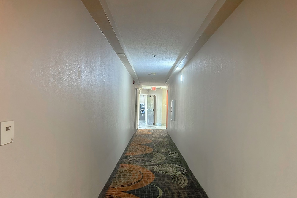 Classic Inn By OYO I 240 Near Memphis Airport - photo 7