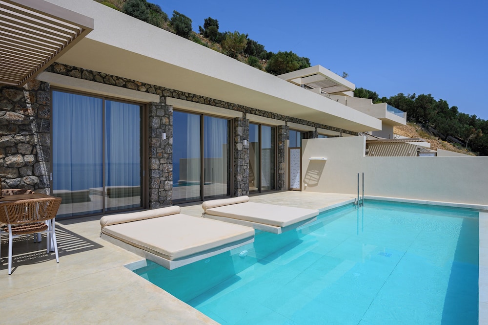 Pyrgos Exquisite villas — 4-Star Luxury Hotel in Agios Vasileios, Greece