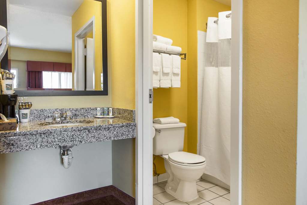 Quality Inn Calera I 65 exit 231 - photo 17