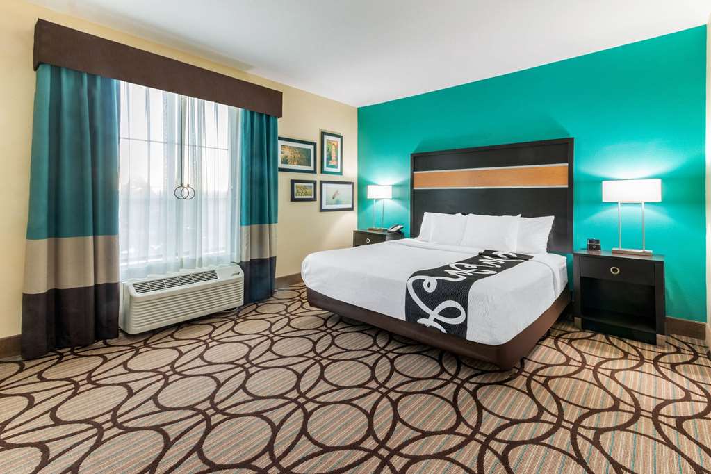 La Quinta Inn & Suites by Wyndham Carlsbad - photo 38