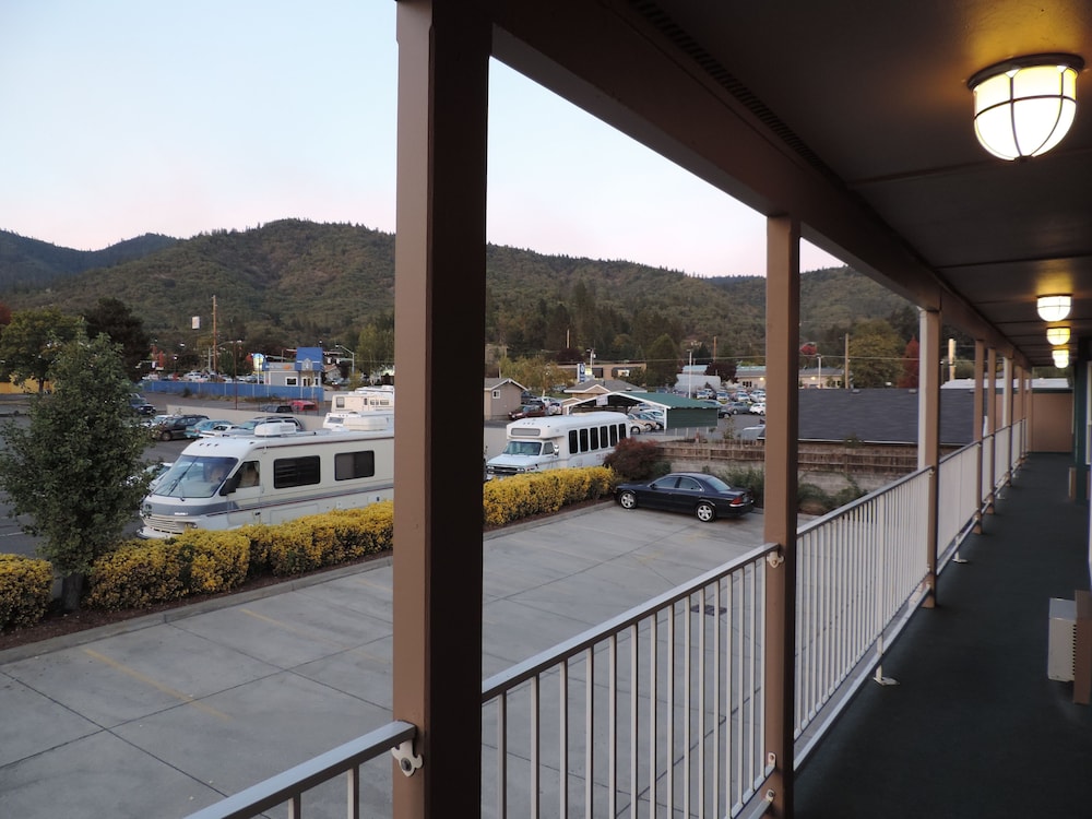 Sweet Breeze Inn - photo 27