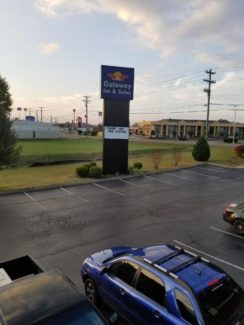 Gateway Inn and Suites - photo 6
