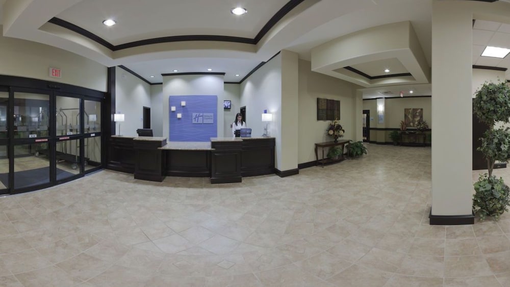 Holiday Inn Express Hotel & Suites Brownfield by IHG - photo 4
