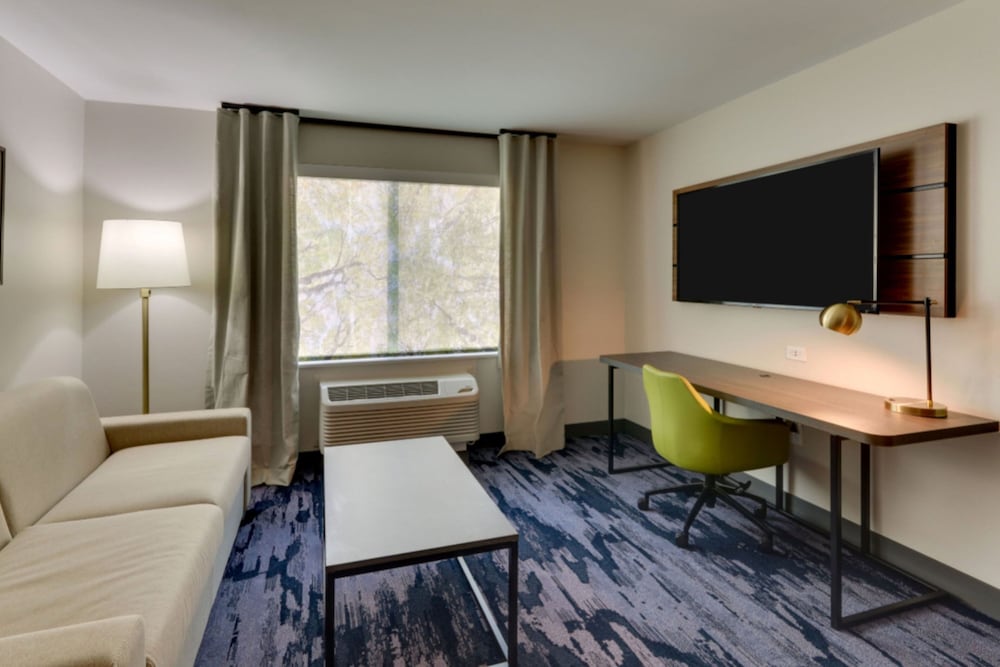 Fairfield Inn & Suites by Marriott Dalton - photo 11