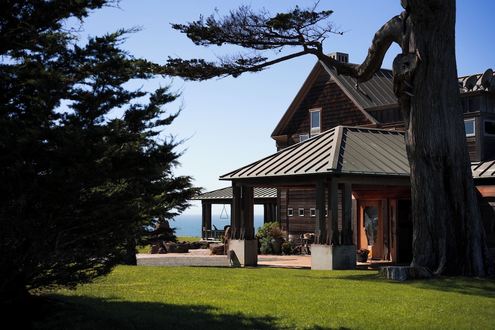 The Inn at Newport Ranch — 4-Star Luxury Hotel in Fort Bragg, United States