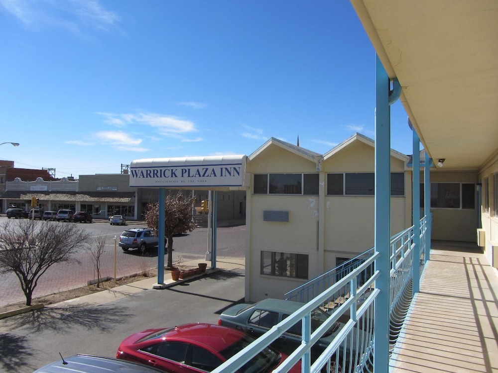 Warrick Plaza Inn - photo 15