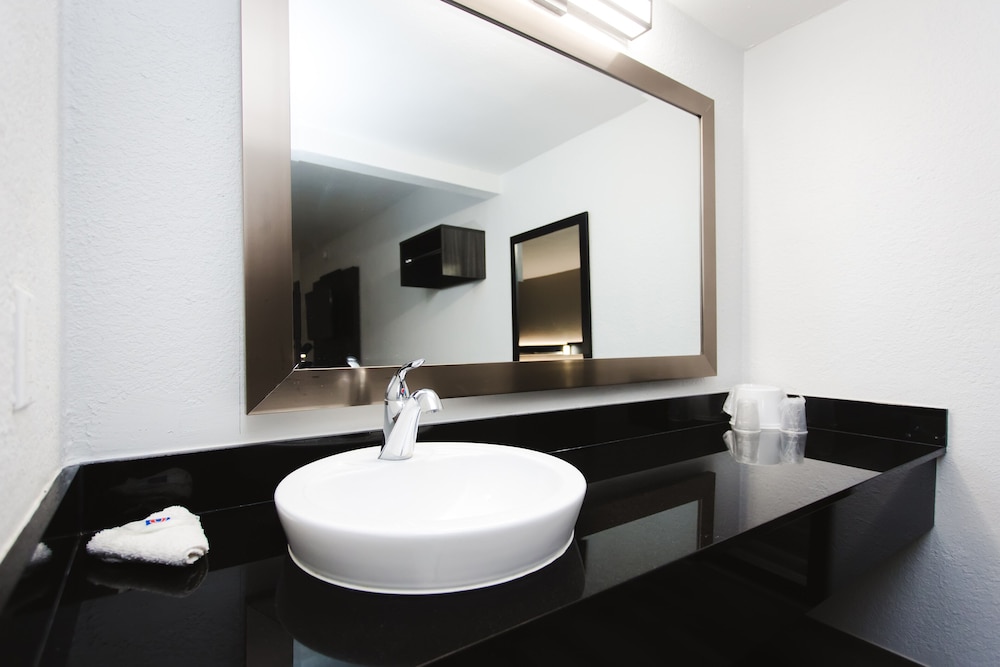 Studio 6 Houston TX Medical Center NRG Stadium - photo 22