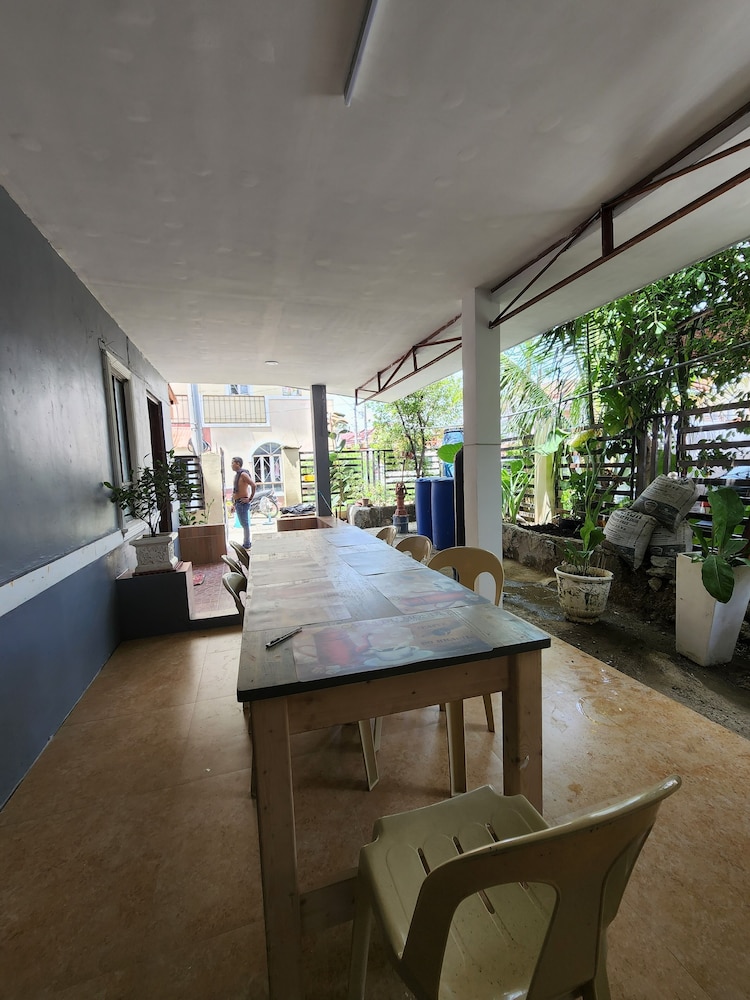 La Aldea - carbon neutral hotel in Lapu-Lapu City