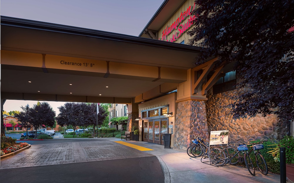 Hampton Inn & Suites Windsor Sonoma Wine Country - photo 41
