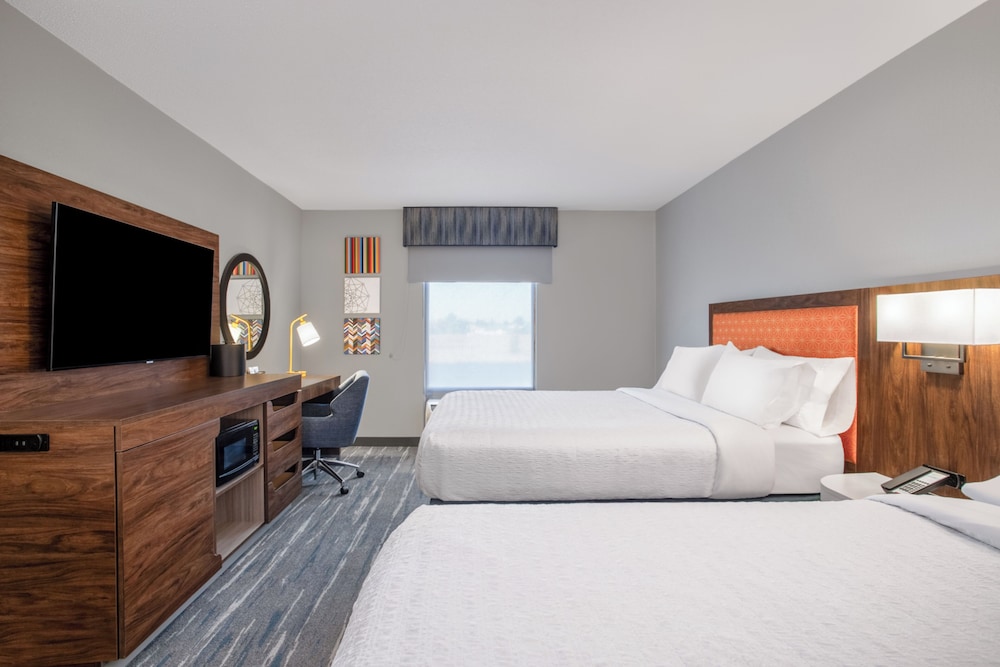 Hampton Inn & Suites Richmond IN - photo 18