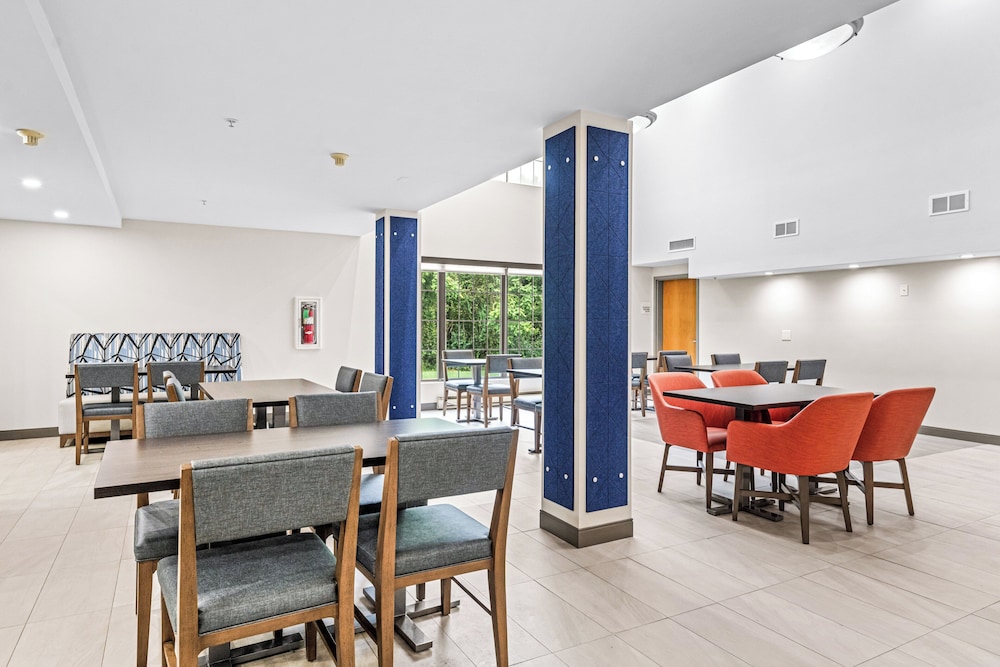 Holiday Inn Express Hotel & Suites Carneys Point by IHG - photo 41