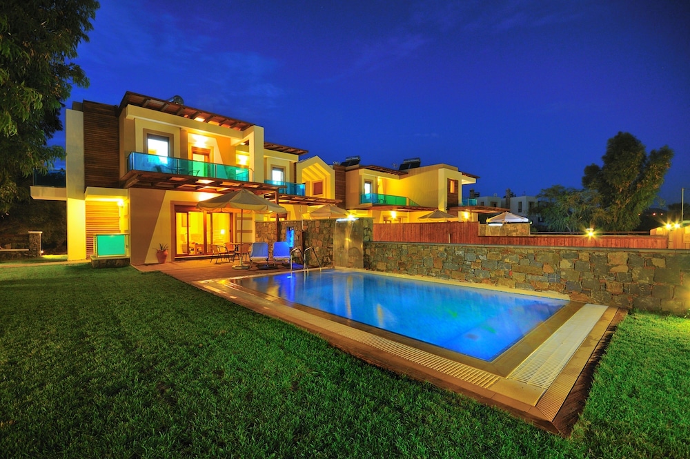 Horizon Line Villas — 4-Star Luxury Hotel in Rodos, Greece