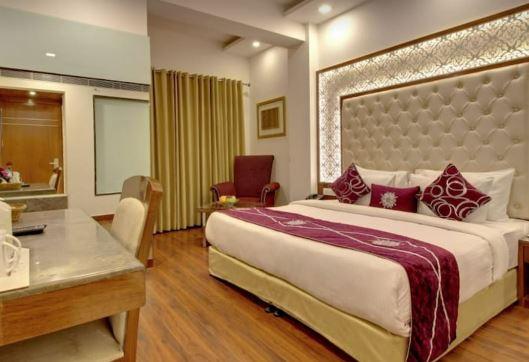 Hotel Swan Palace by Wb Inn