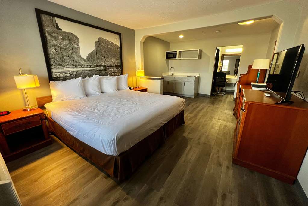 Super 8 by Wyndham Sealy - photo 24