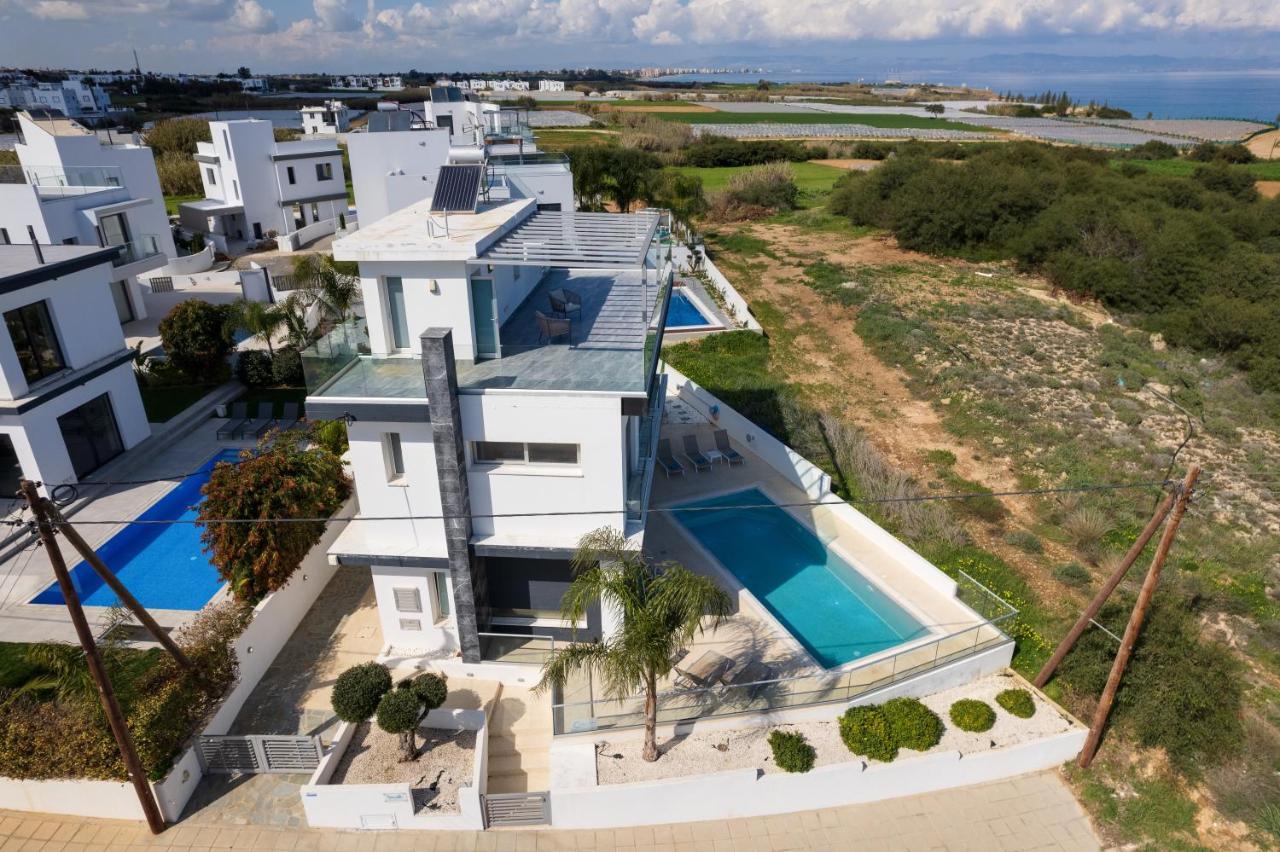 Seaside Luxury Villa with Heated Pool — 4-Star Luxury Hotel in Paralimni, Cyprus
